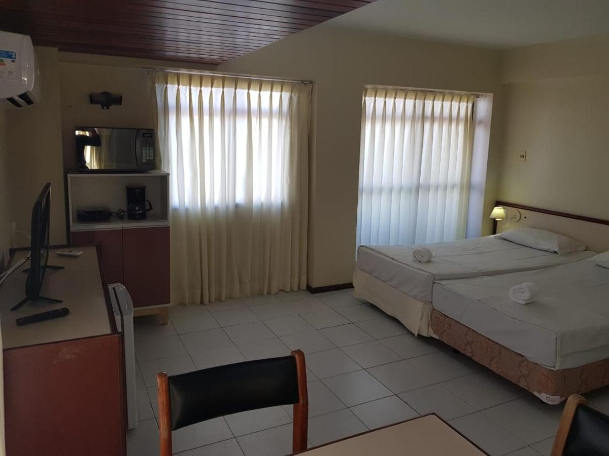 Manos Royal Flat Tambau - 218